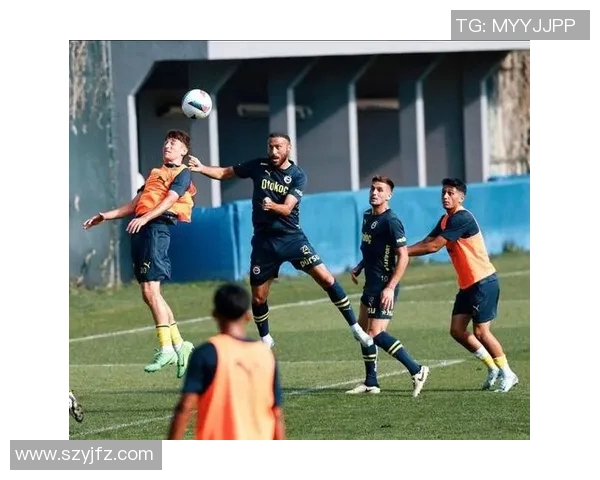 足球明星携手综艺节目展现多才多艺魅力引发观众热议与期待